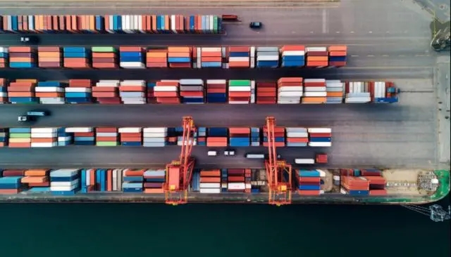 El primer futuro del transporte marítimo chino cotizó en bolsa